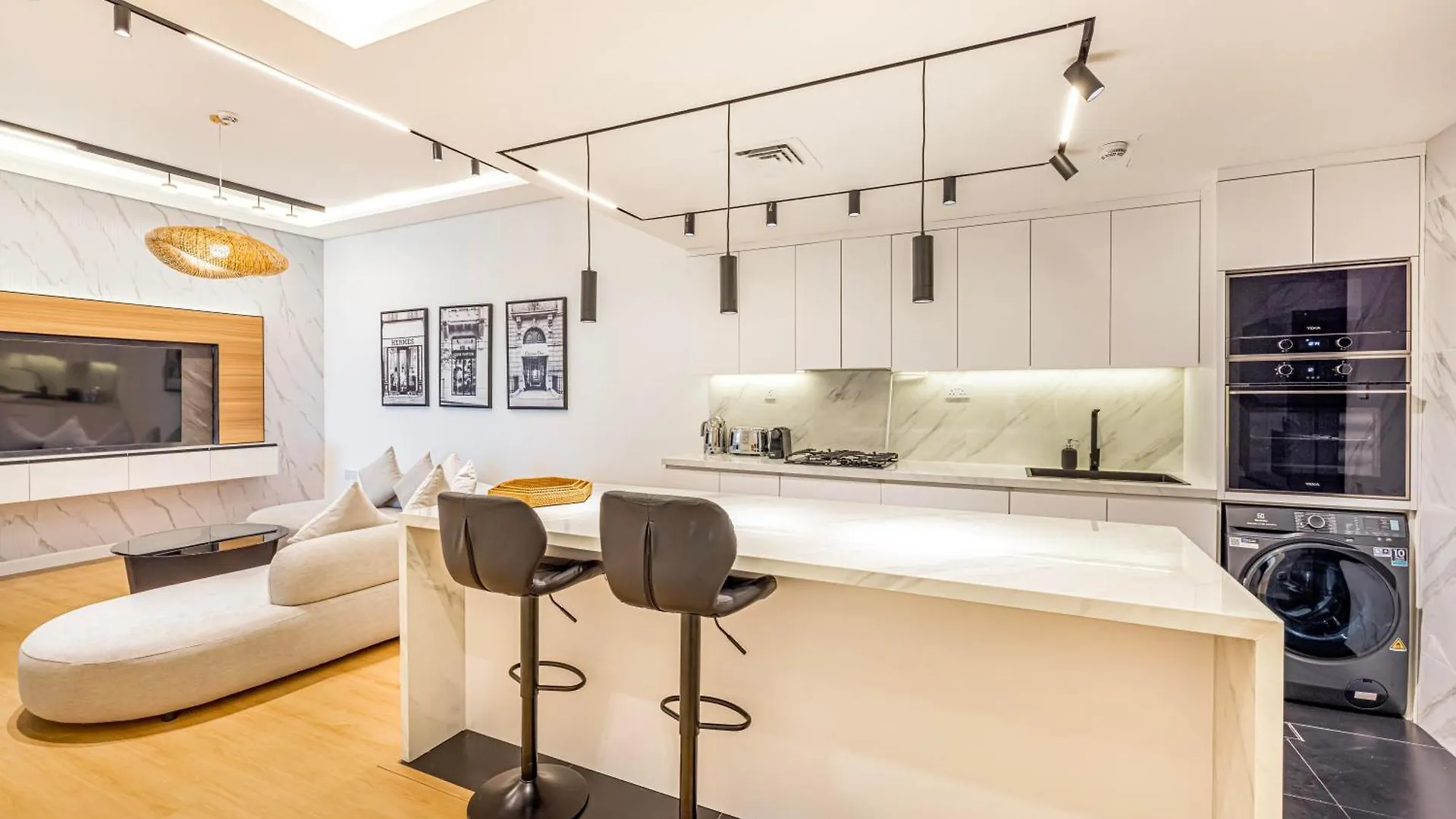 Daniels Serene 3Br With Palm View At Marina Pinnacle Dubai